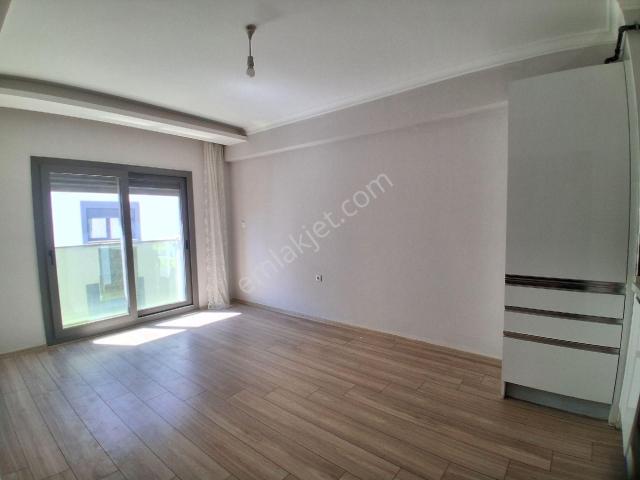 Karşiyaka, İzmir içerisinde kiralık mülk