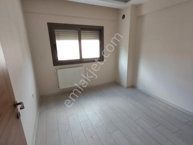 Karşiyaka, İzmir içerisinde kiralık mülk