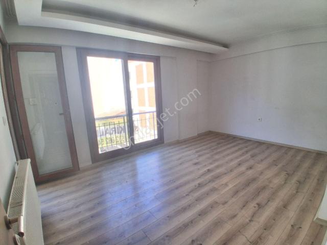 Karşiyaka, İzmir içerisinde kiralık mülk