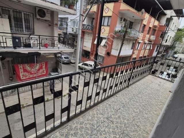 Karabağlar, İzmir içerisinde kiralık mülk