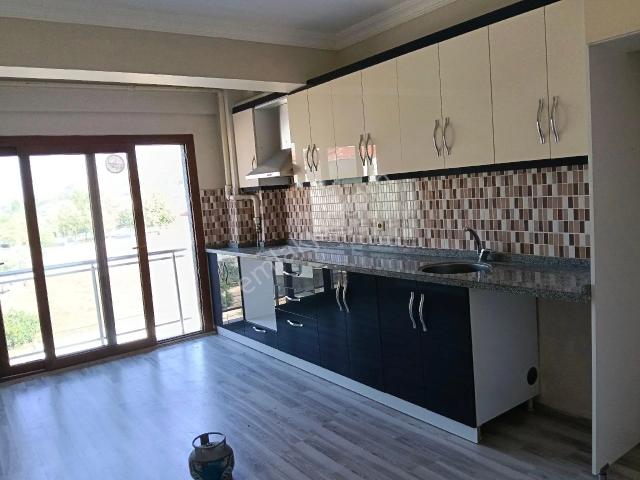 Hacıbektaşlı, Salihli içerisinde kiralık mülk