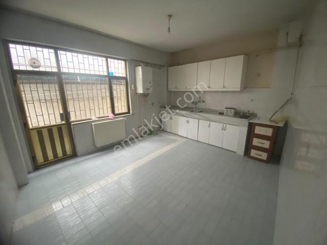 Atatürk Mahallesi, Küçükçekmece içerisinde kiralık mülk
