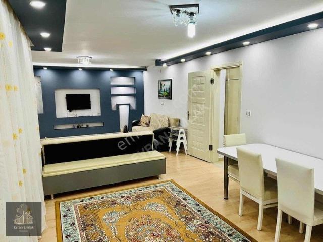 Kum, Finike içerisinde kiralık mülk
