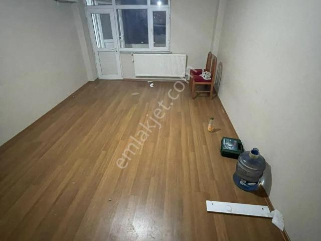 Atatürk Mahallesi, Küçükçekmece içerisinde kiralık mülk