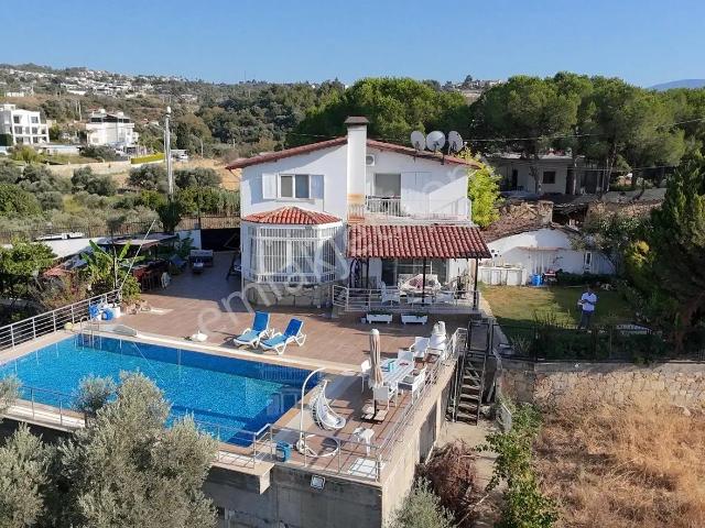 Karaova, Kuşadası içerisinde kiralık Villa