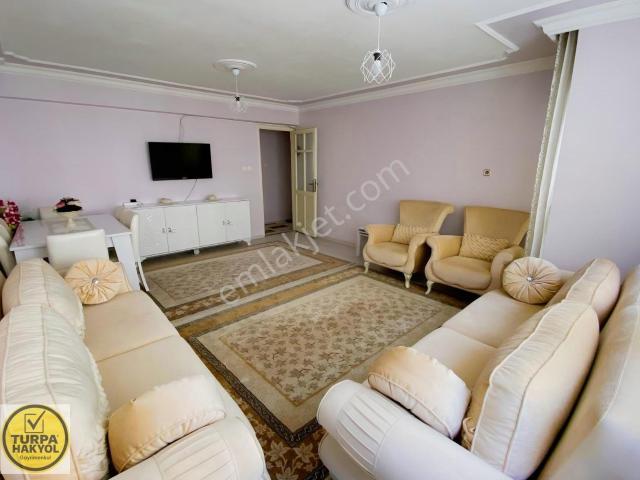 Karabağlar, İzmir içerisinde kiralık mülk