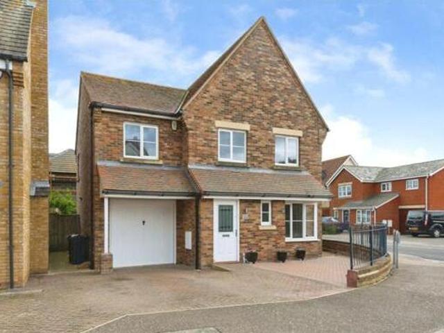 House for sale in Dale Hill, Essex