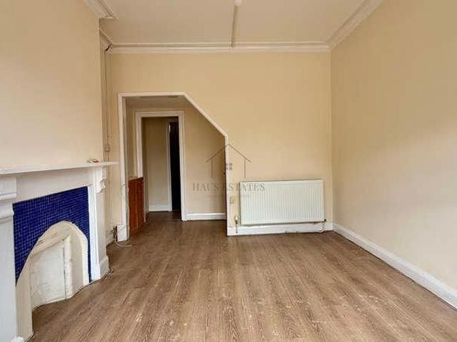 Apartment for rent in West End, Old Wharf