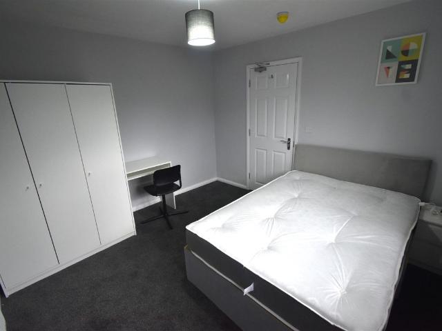 Room for rent in Worcester Park Estate, Monks Orchard