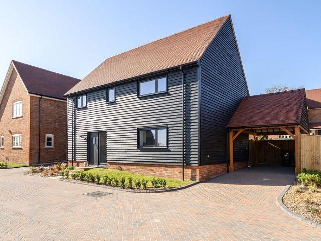 House for rent in Littlecote, West Sussex