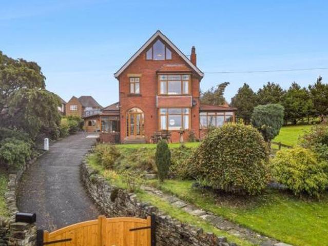 House for sale in Huddersfield, Kirklees