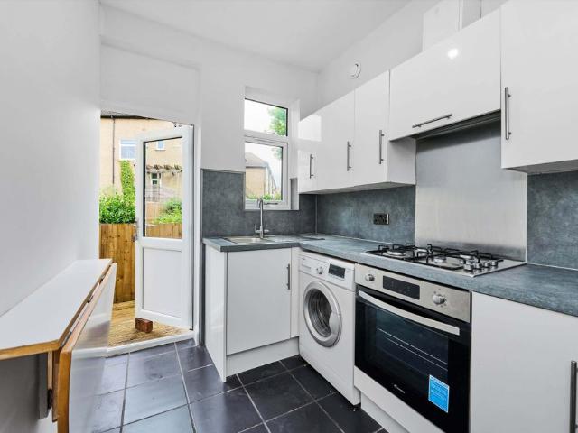 Apartment for rent in London Borough of Lewisham, Forest Hill