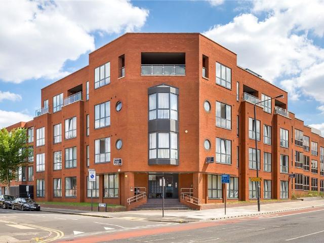 Studio for rent in Wealdstone, Greater London