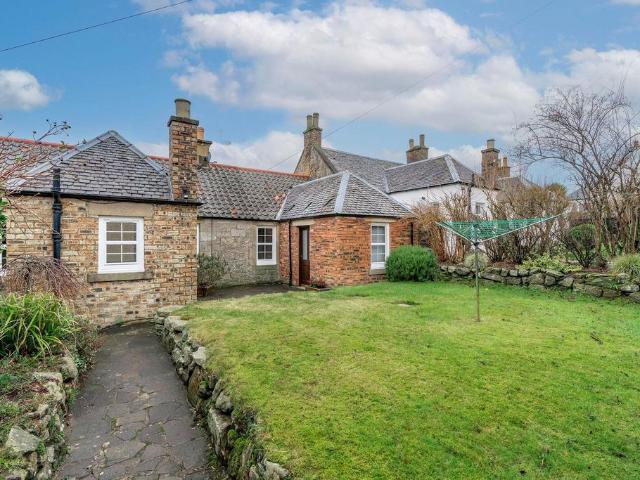 House for rent in Blinkbonny, Currie