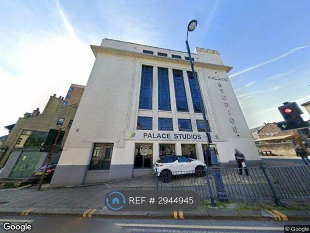 Studio for rent in Huddersfield, West Yorkshire