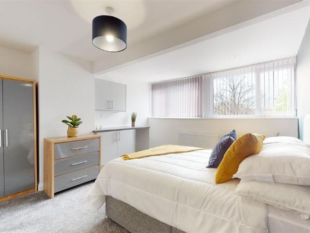 Room for rent in Baildon, West Yorkshire