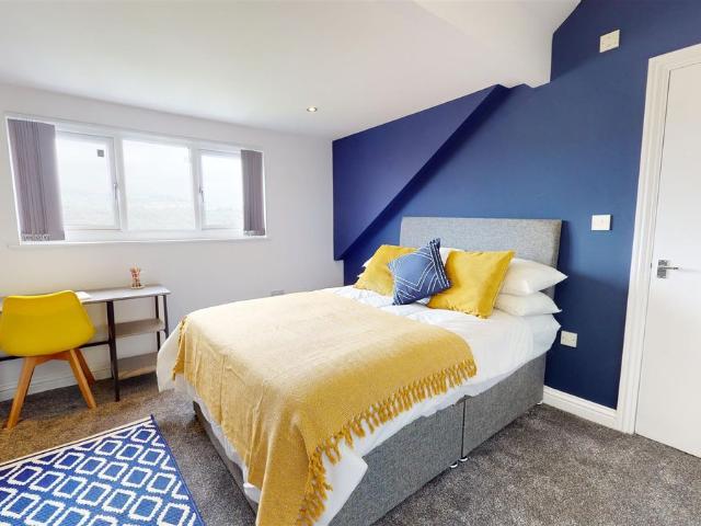 Room for rent in Baildon, Bradford