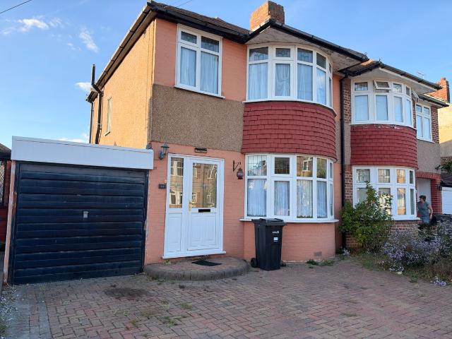 House for rent in London Borough of Redbridge, Greater London