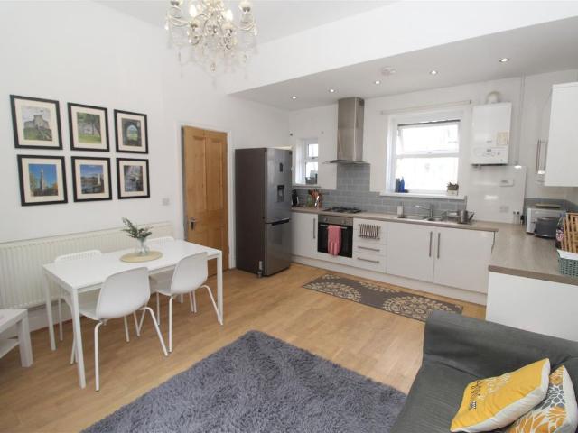 Apartment for rent in Penylan, Falcon Lodge