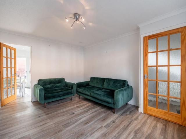 House for rent in Thornwood, Glasgow