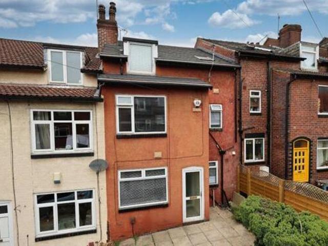 House for sale in Kirkstall, West Yorkshire