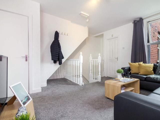 Room for rent in Burley, West Yorkshire