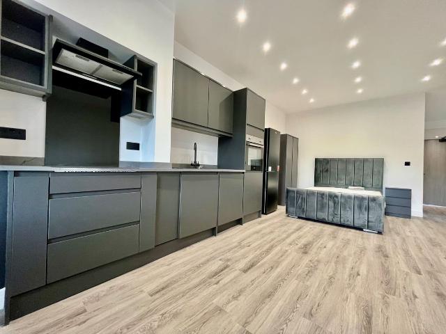 Studio for rent in Burley, Leeds