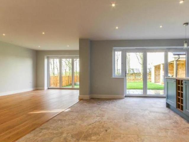 Apartment for rent in Woodditton, Barway