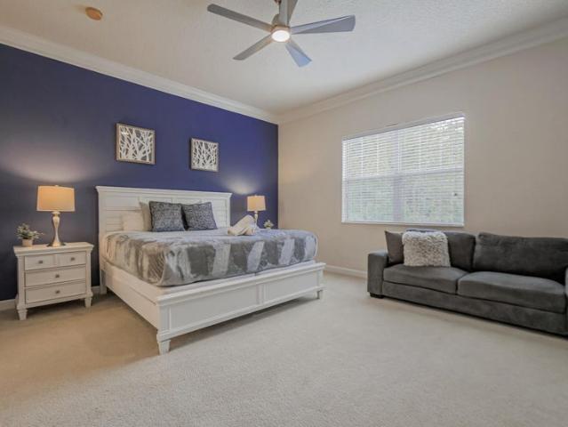 Room for rent in Four Corners, Florida