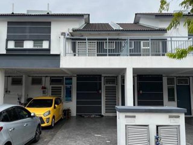 Townhouse for sale in Tanjong Sepat, Selangor