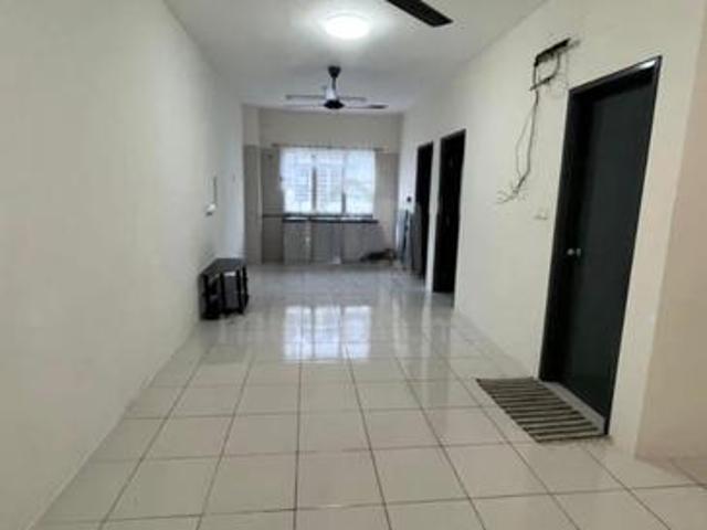 Townhouse for rent in Tanjong Sepat, Selangor