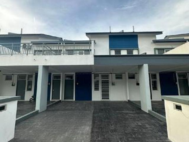 Townhouse for rent in Tanjong Sepat, Selangor