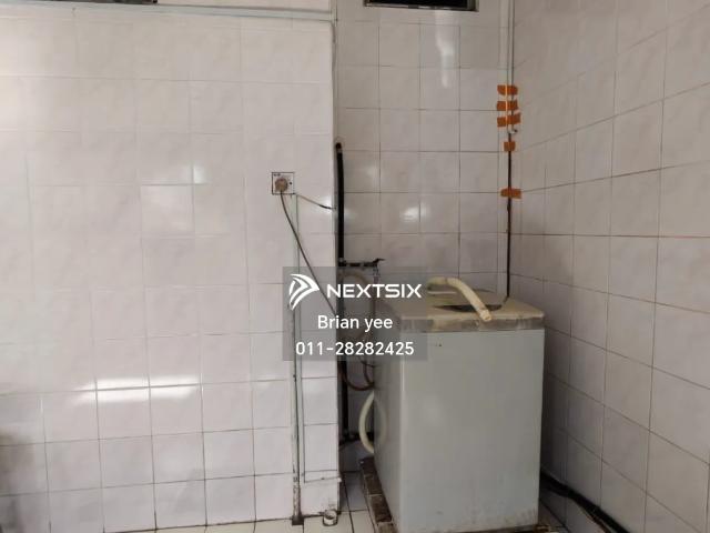 Warehouse for rent in Kuching