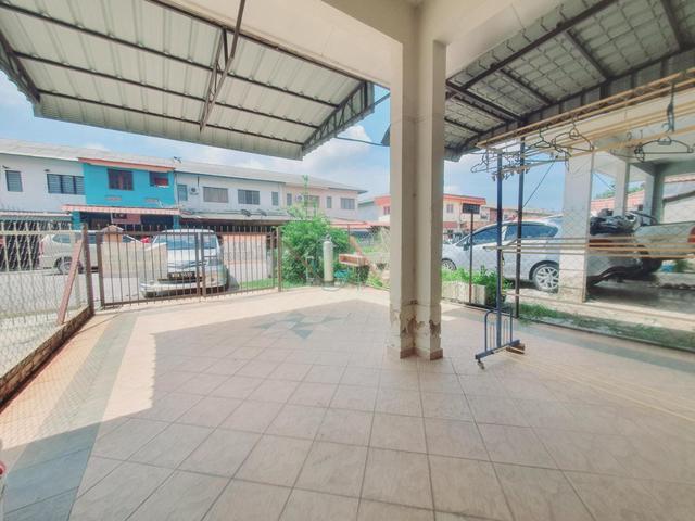 Terraced House for sale in Malaka