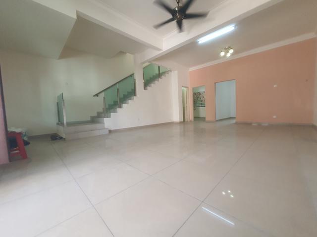 Terraced House for sale in Malaka