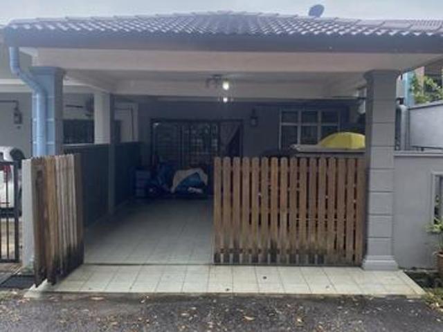 Terraced House for sale in Malaka