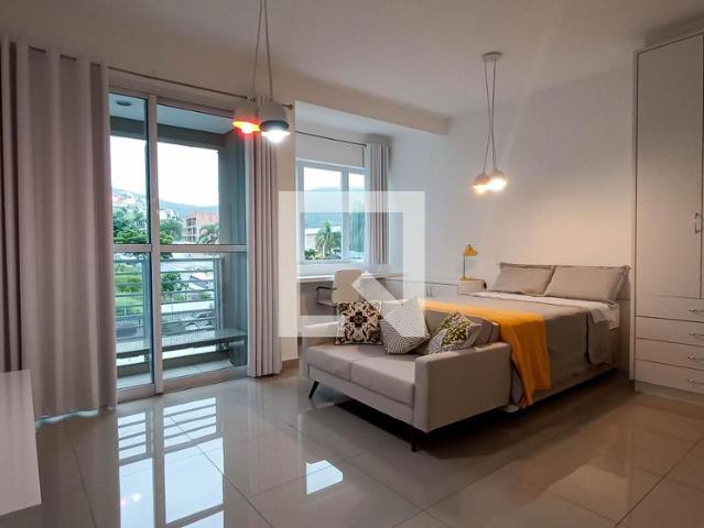 Kitnet aluguel em Região Imediata de São Paulo, Região Metropolitana de São Paulo