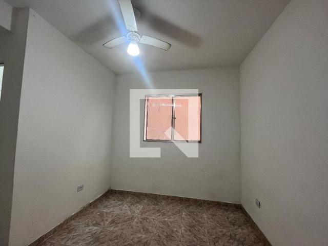 Kitnet aluguel em Região Imediata de São Paulo, Região Metropolitana de São Paulo