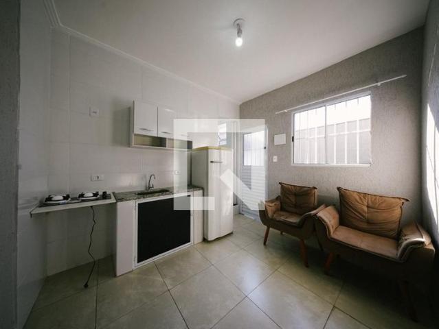 Kitnet aluguel em Região Imediata de São Paulo, Região Metropolitana de São Paulo