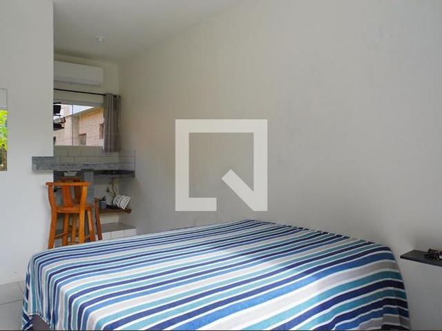 Kitnet aluguel em Região Geográfica Imediata de Florianópolis, Desterro