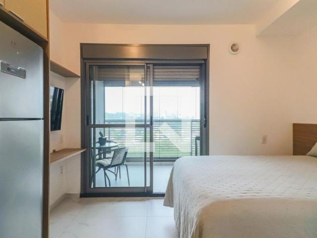 Kitnet aluguel em Zona Oeste, São Paulo