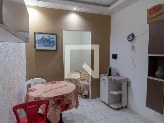 Kitnet aluguel em Região Geográfica Imediata de Salvador, Região Metropolitana de Salvador