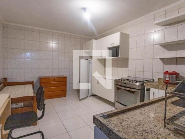 Kitnet aluguel em Região Imediata de São Paulo, Região Metropolitana de São Paulo