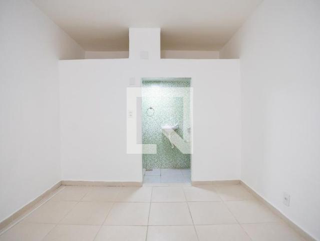 Kitnet aluguel em Região Geográfica Imediata do Rio de Janeiro, Região Metropolitana do Rio de Janeiro