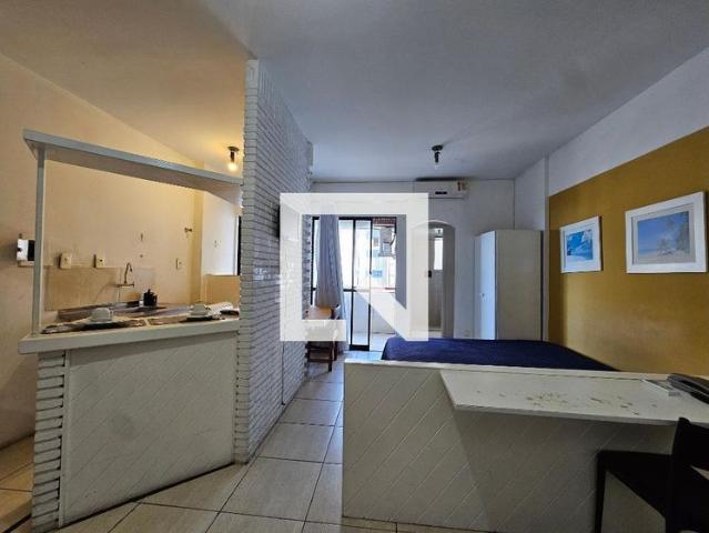 Kitnet aluguel em Região Geográfica Imediata de Salvador, Região Metropolitana de Salvador