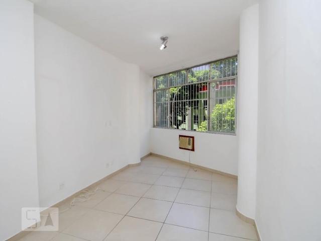 Kitnet aluguel em Bairro de Fátima, Rio de Janeiro