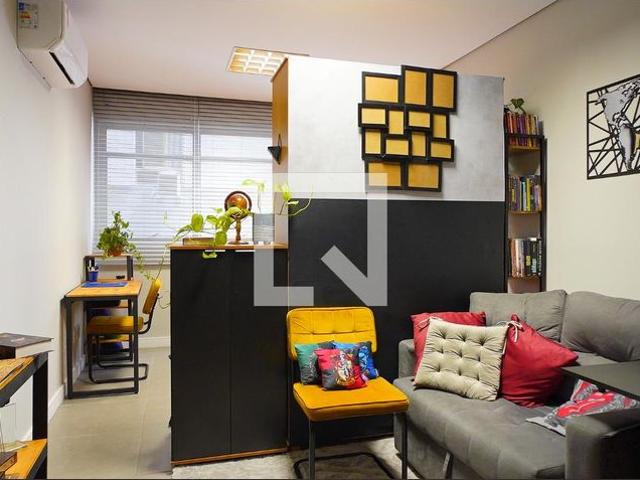 Kitnet aluguel em Região Geográfica Imediata de Florianópolis, Desterro