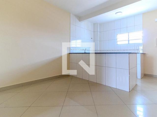 Kitnet aluguel em Região Imediata de São Paulo, Região Metropolitana de São Paulo