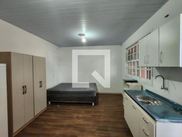 Kitnet aluguel em Região Geográfica Imediata de Florianópolis, São José