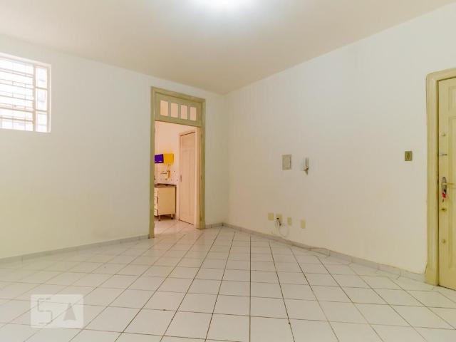 Kitnet aluguel em Região Imediata de São Paulo, Região Metropolitana de São Paulo